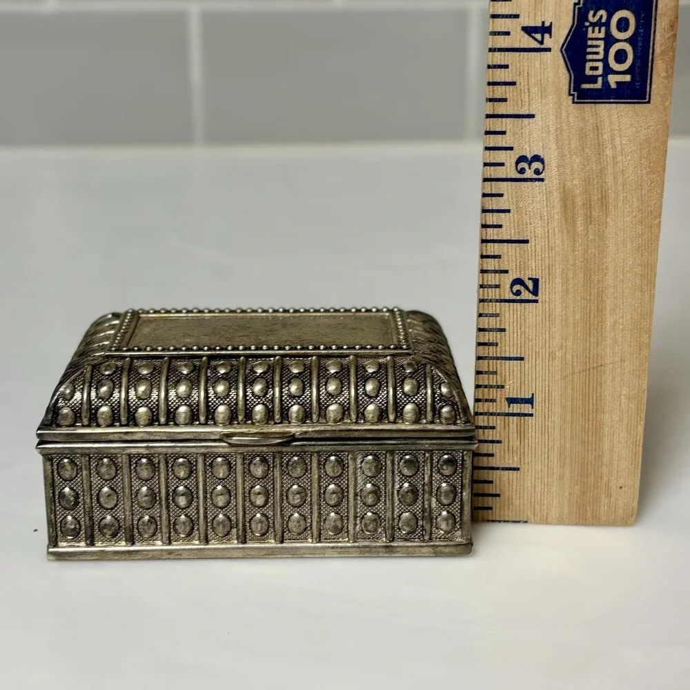 SMALL VINTAGE SILVER PLATE TRINKET OR JEWELRY TABLE CABINET BOX